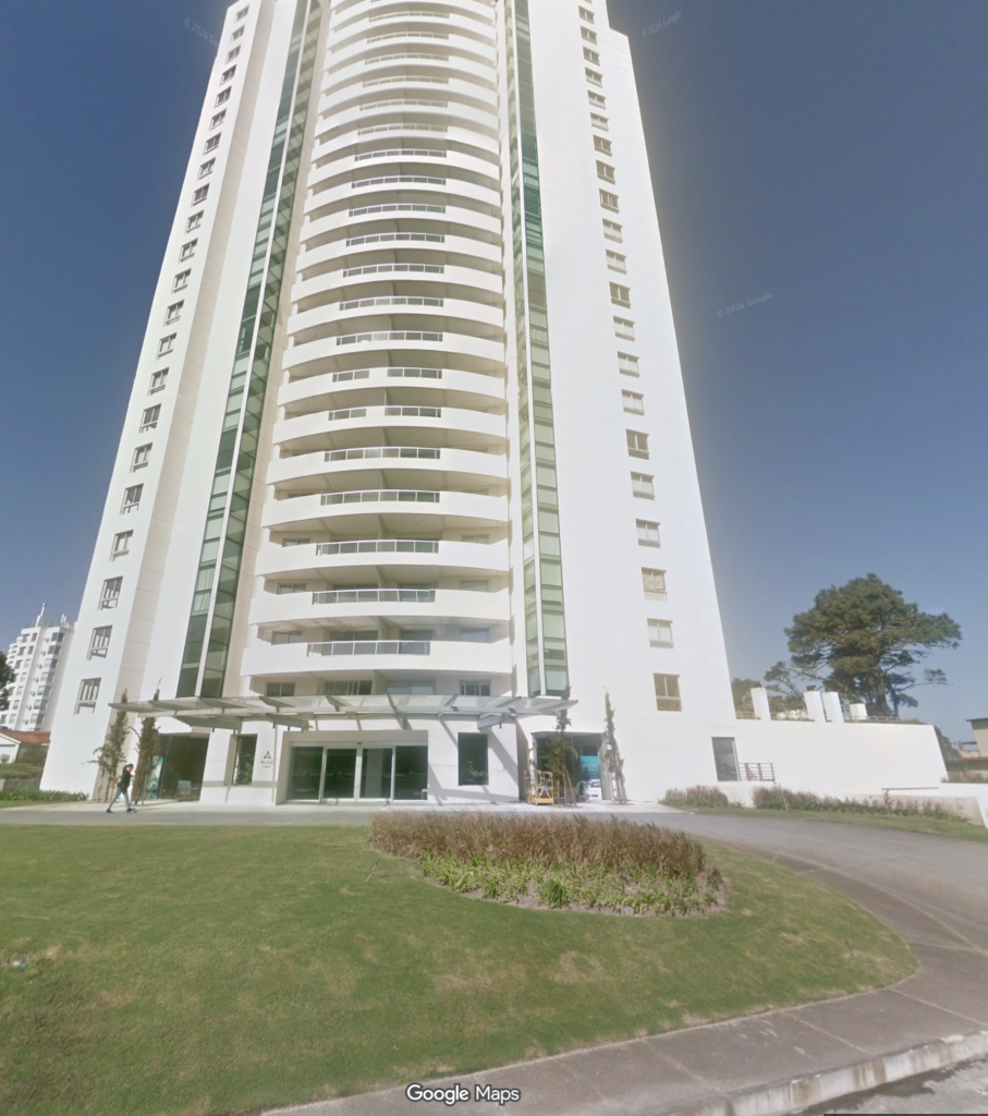 Muy buen apartamento, edificio “Wind Tower” en Punta del Este – Maldonado